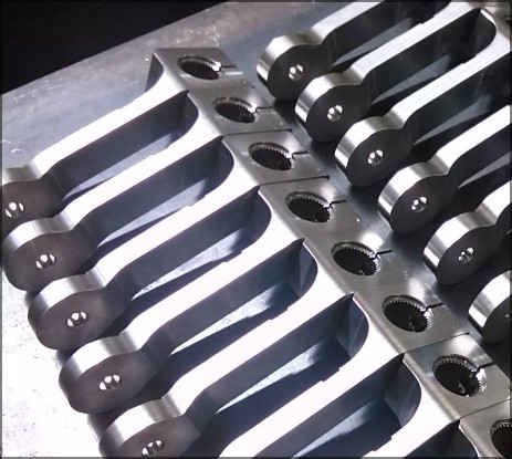 fresatura e tornitura di leghe metalliche e materiali plastici